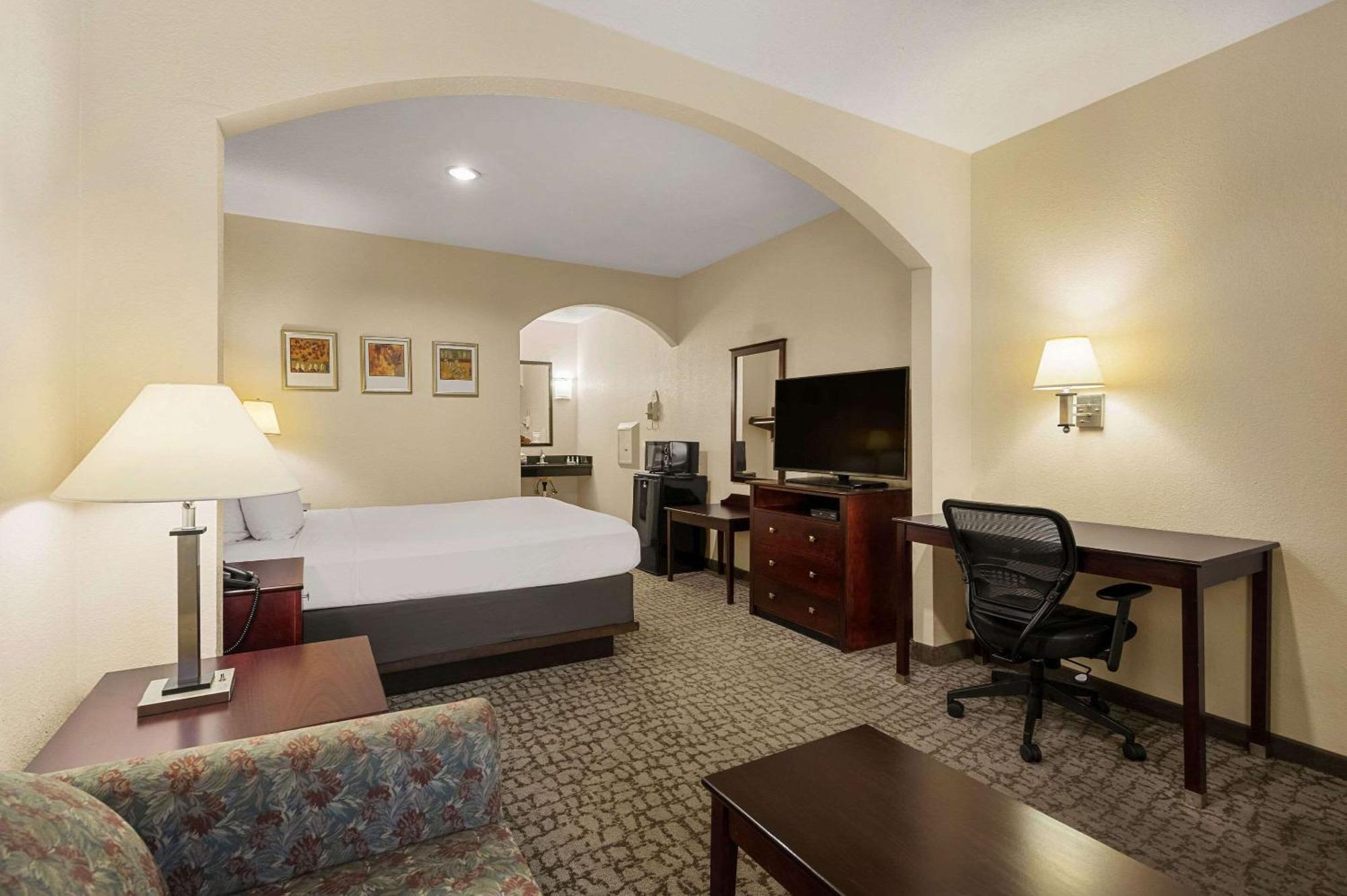 Quality Inn & Suites Cypress Exterior foto